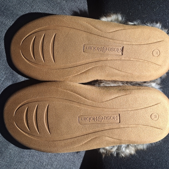 NIB Rose and Robin Slippers Size M - Picture 7 of 7
